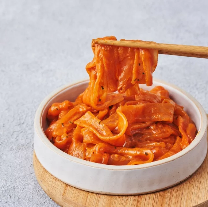 Samyang Fideos Cristal Planos Buldak Sabor Rosé (Gochujang Cremoso) 169.4g - Image 2